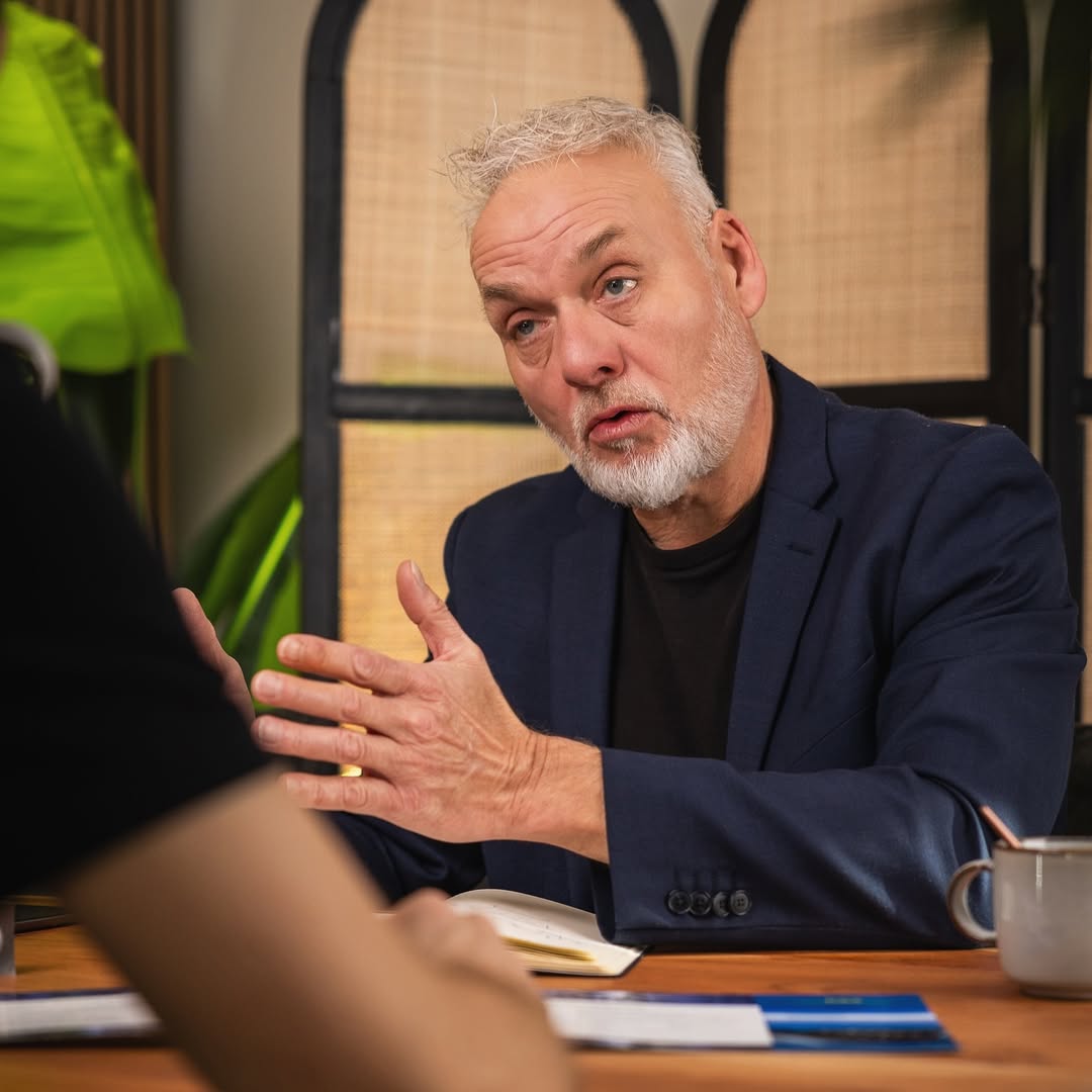 Een verwerkingsplan doornemen aan tafel